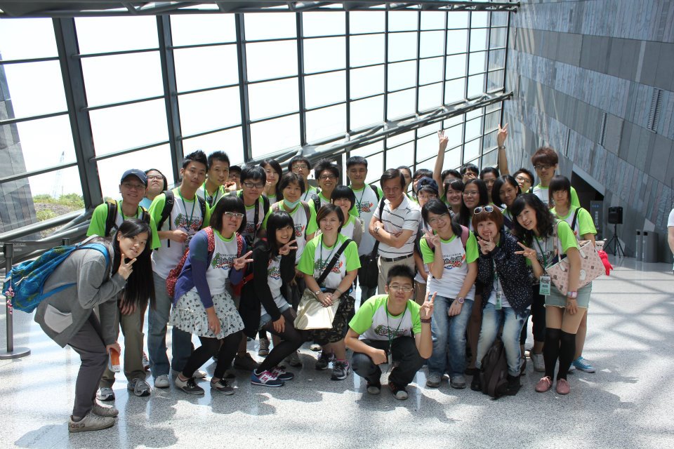 台北梯次於蘭陽博物館與本會執行長、林茂賢老師合影